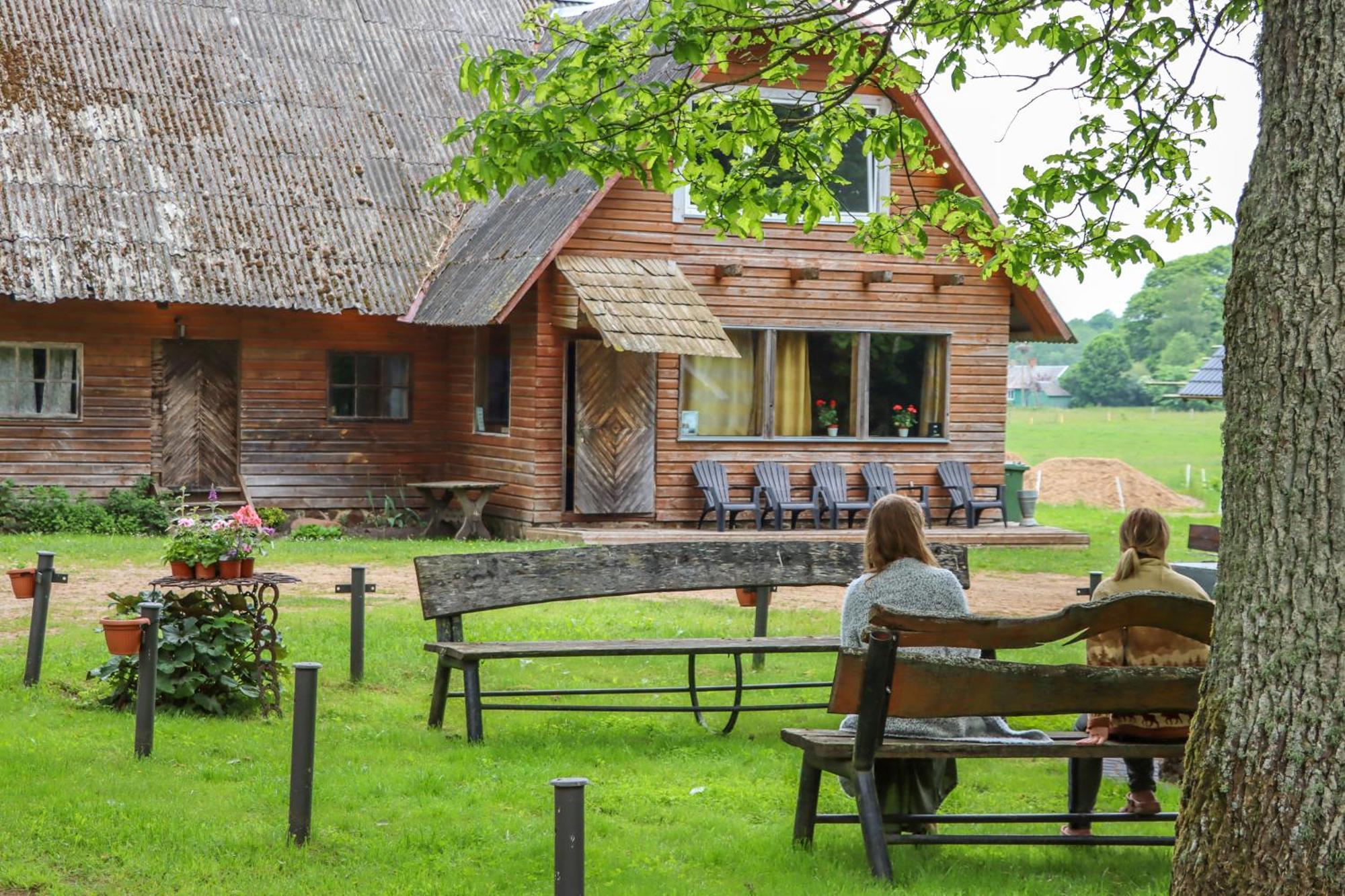 Hostal Lauku Viesu Maja Bajari Rucava Exterior foto